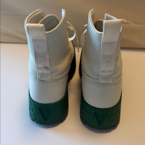 Nike x Jordan Boots - Picture 3 of 5